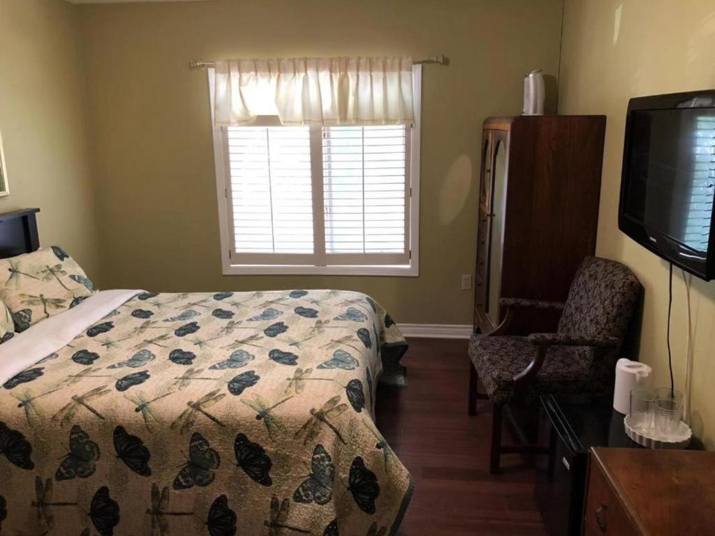 Butterfly Manor Bed & Breakfast